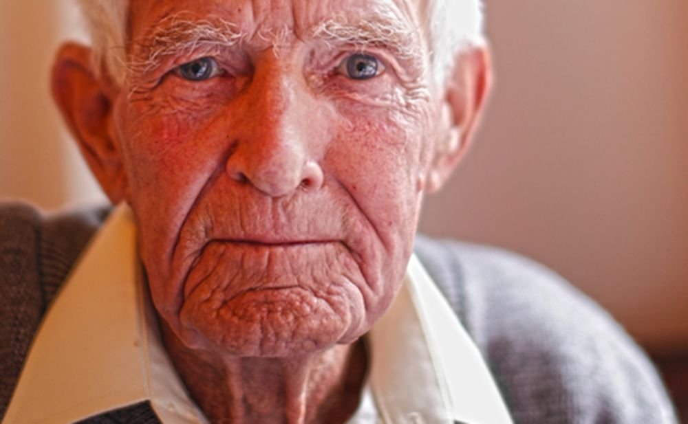 How Old Is Aki Hayakawa in Frieren Explained